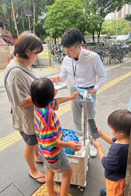 顾客服务小组职员进行的推广活动