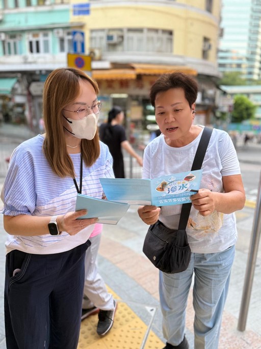 顾客服务小组职员进行的推广活动